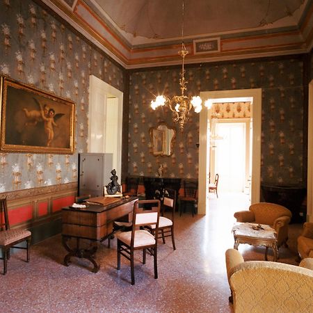 Palazzo Leuzzi B&B Galatone Kültér fotó