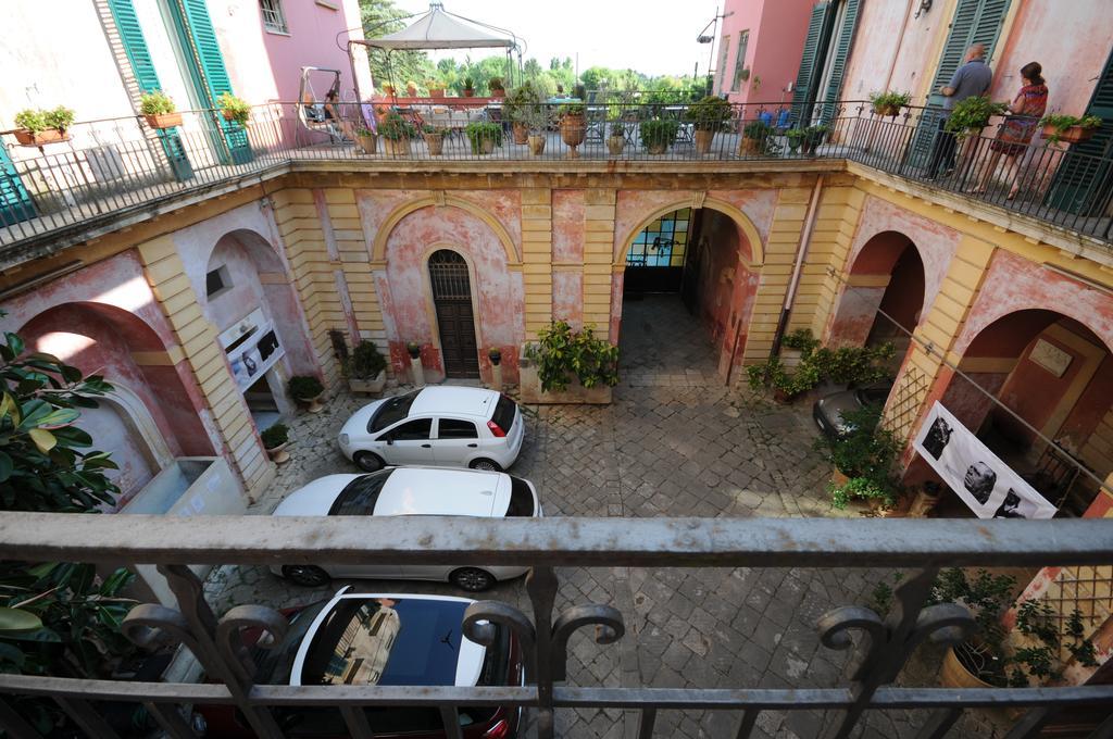 Palazzo Leuzzi B&B Galatone Kültér fotó
