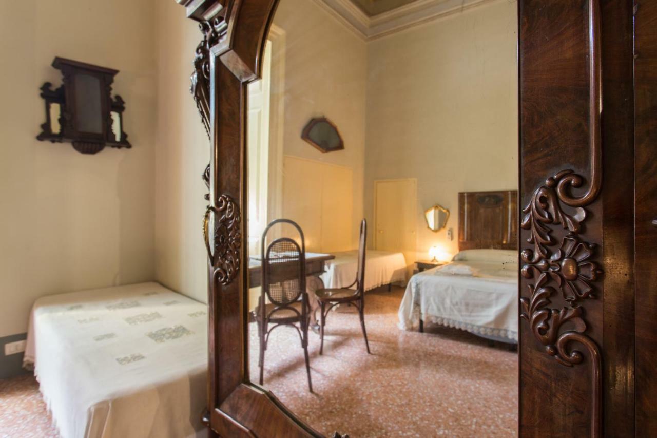 Palazzo Leuzzi B&B Galatone Kültér fotó