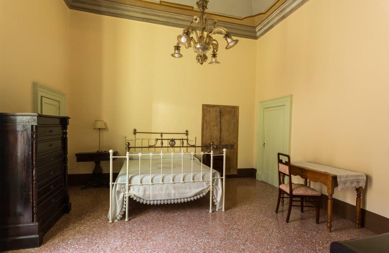 Palazzo Leuzzi B&B Galatone Kültér fotó