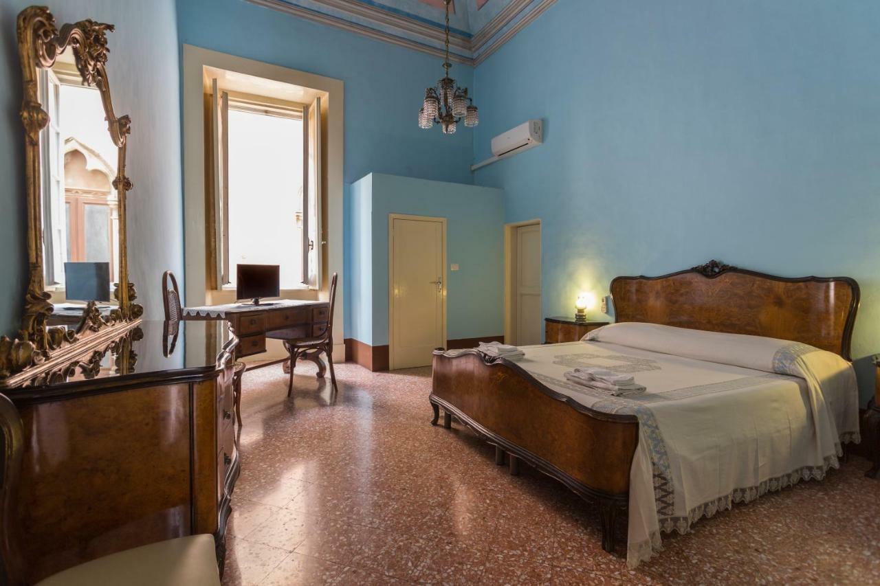 Palazzo Leuzzi B&B Galatone Kültér fotó